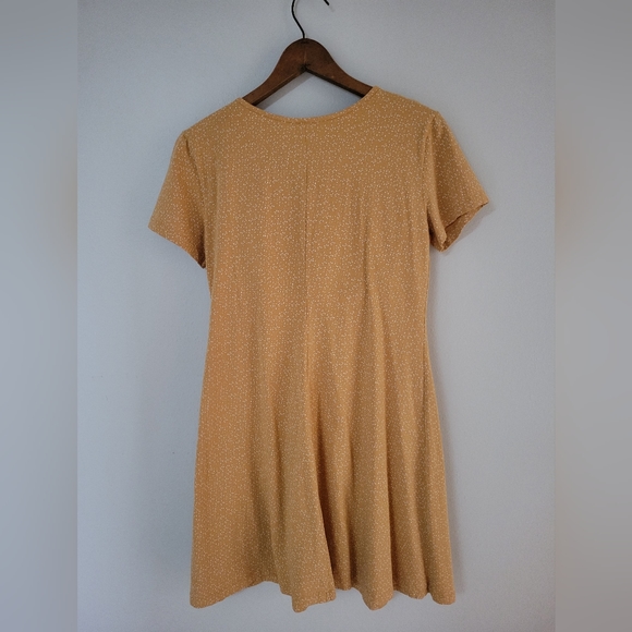 T-shirt skater dress with built-in bra by Uniqlo - Picture 5 of 7